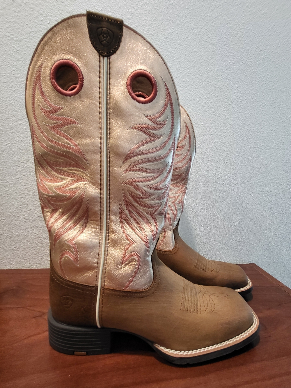 Ariat Rose Gold / Brown Cowboy Boots SIZE 8